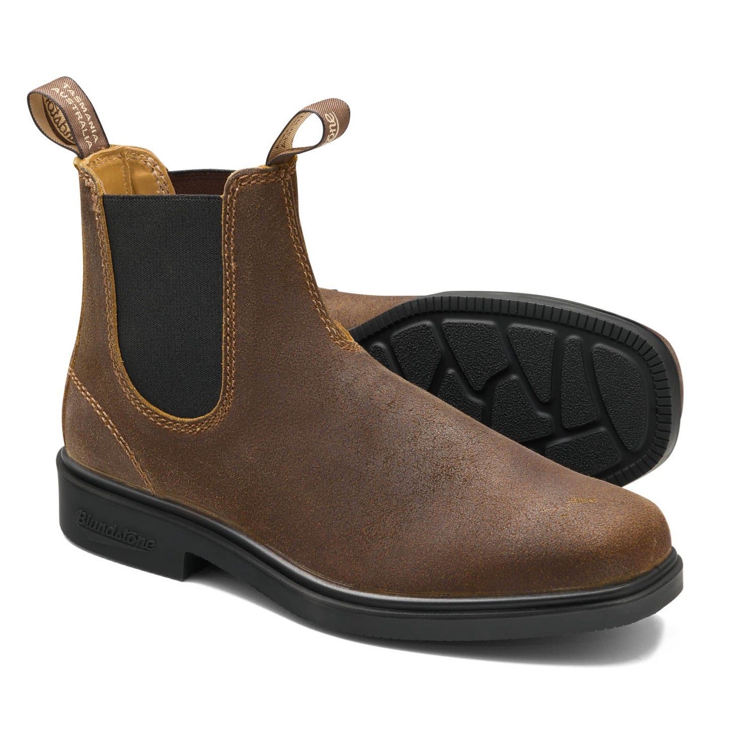 Blundstone 2581 chisel toe dress boot tobacco brown suede pair sole