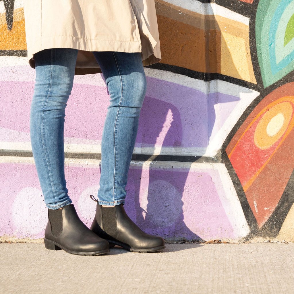 blundstone low heel boot 2068 black model