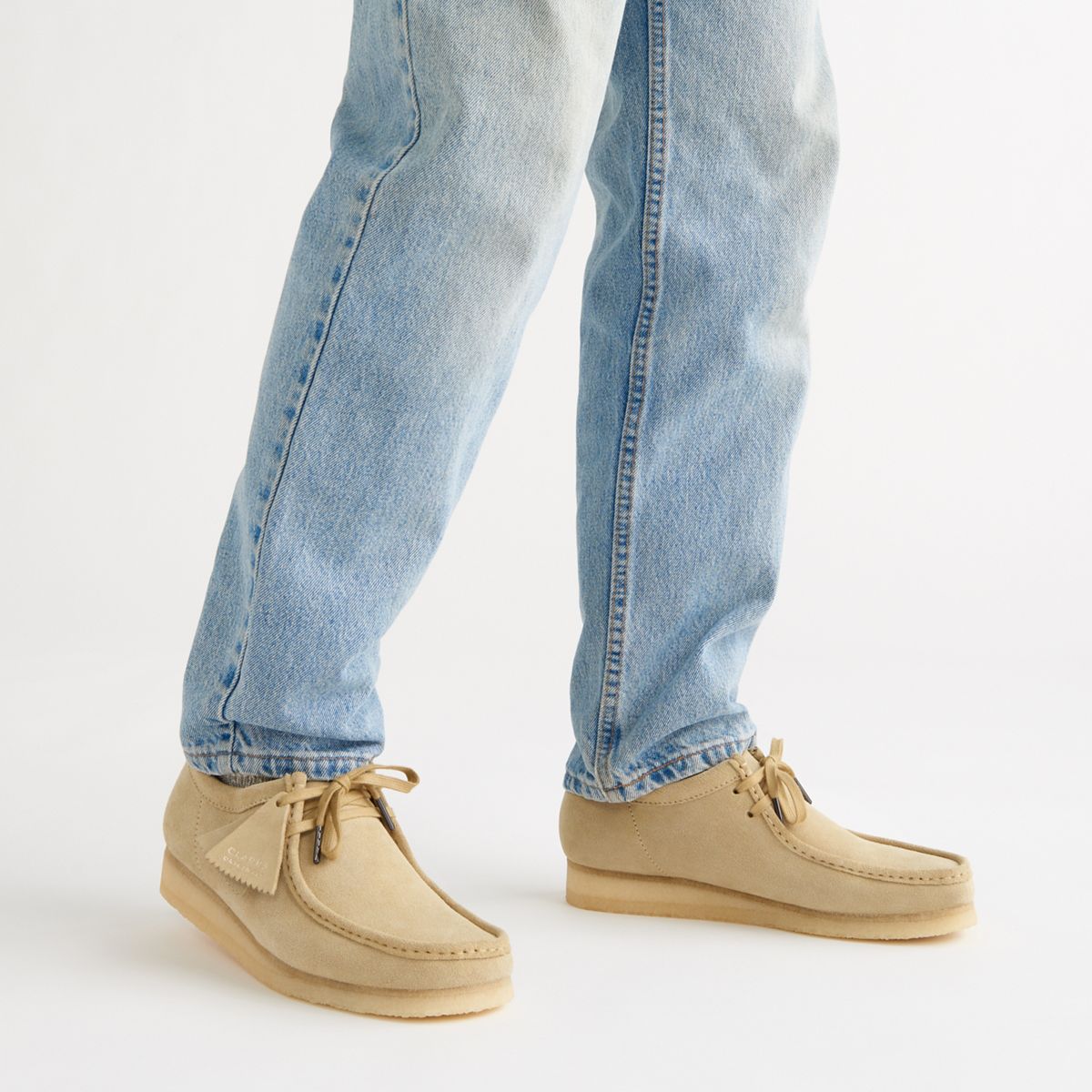 clarks originals men wallabee shoe maple suede model
