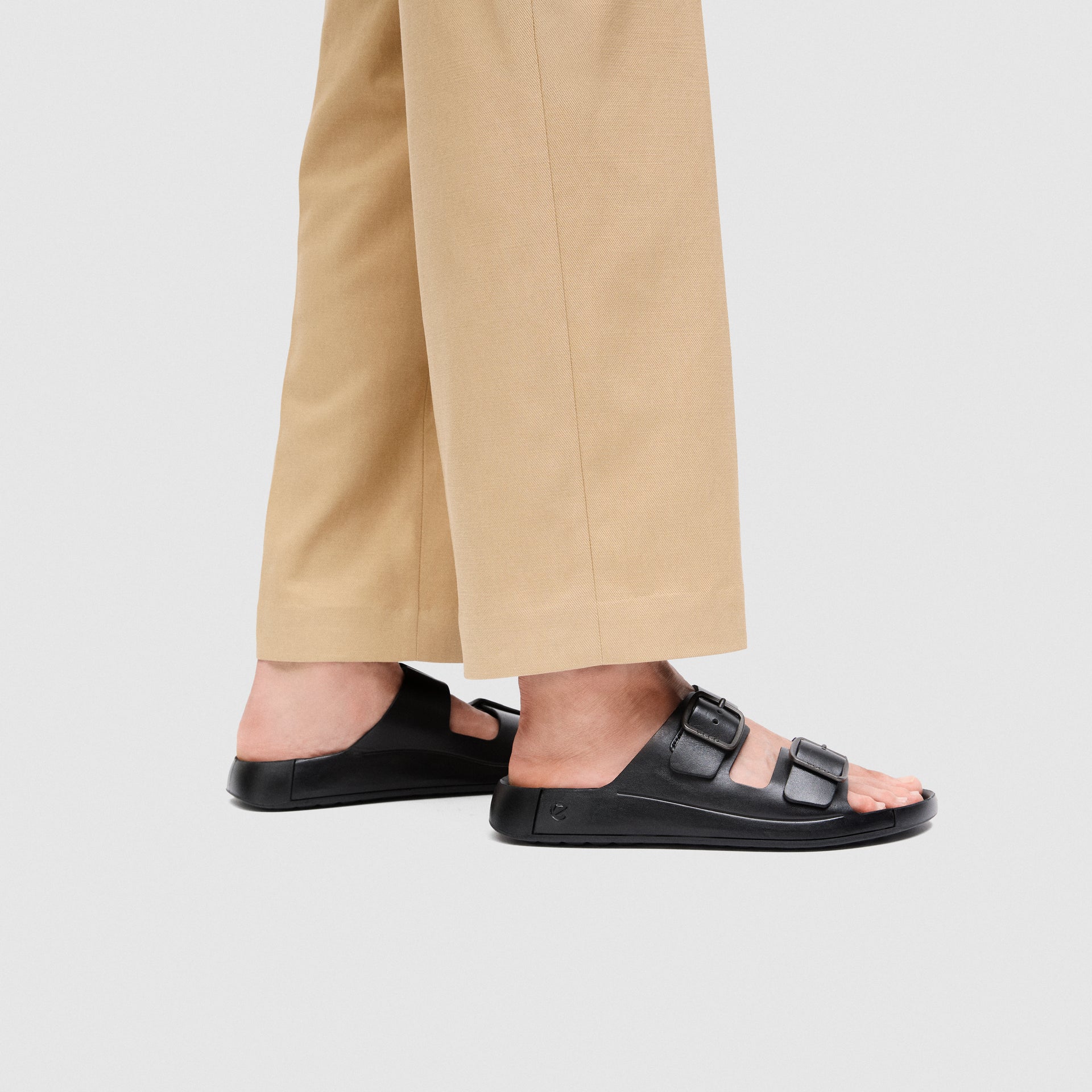 Cozmo Premium 2-Strap (Men)
