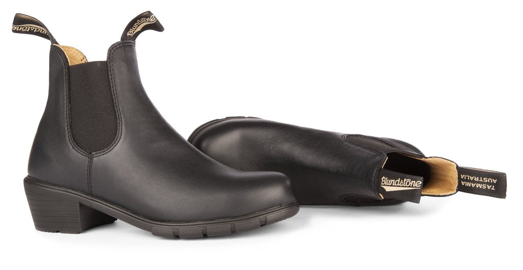blundstone heeled boot 1671 black pair