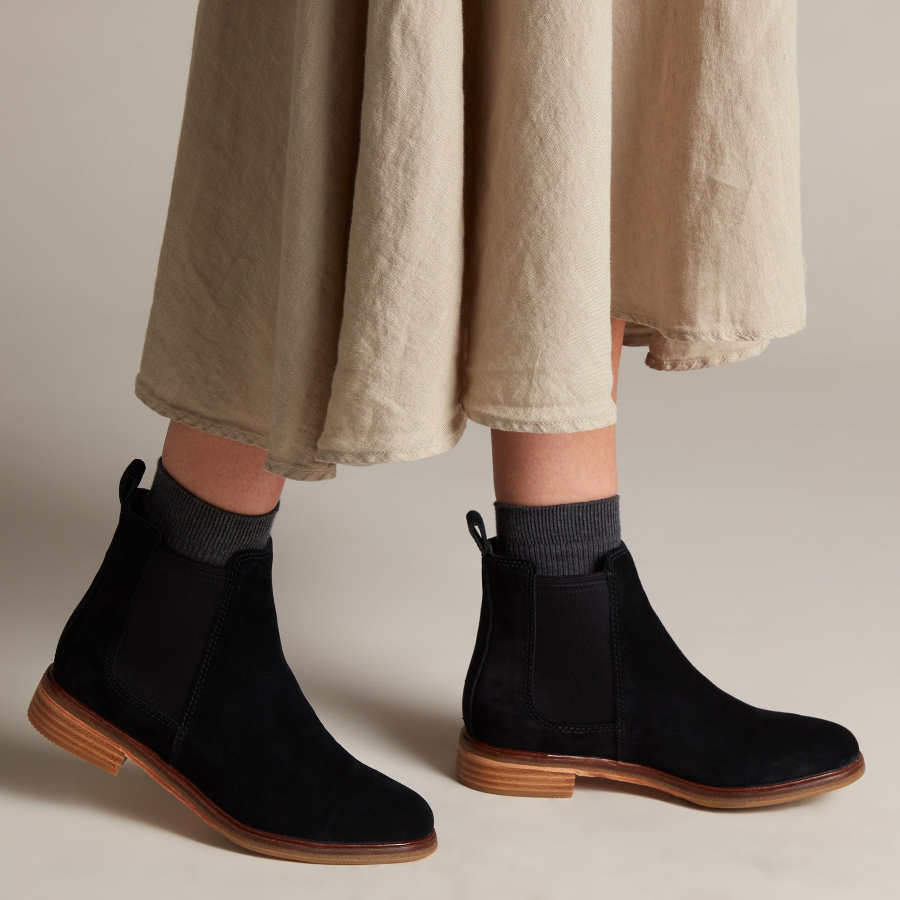 clarkdale arlo chelsea boot