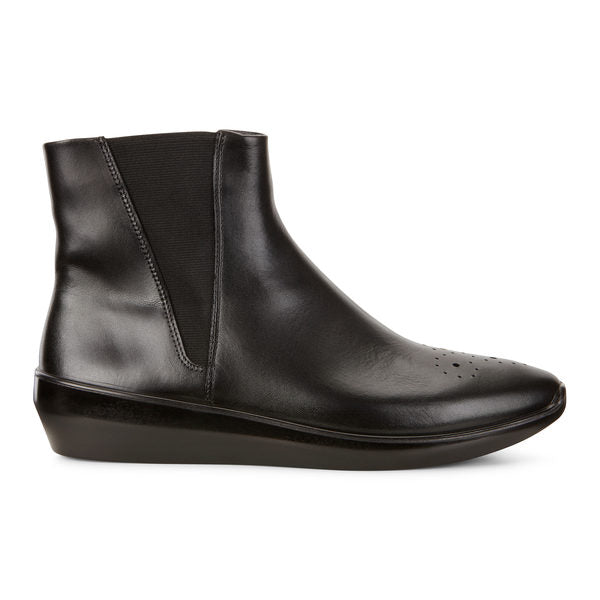 Incise Chelsea Boot